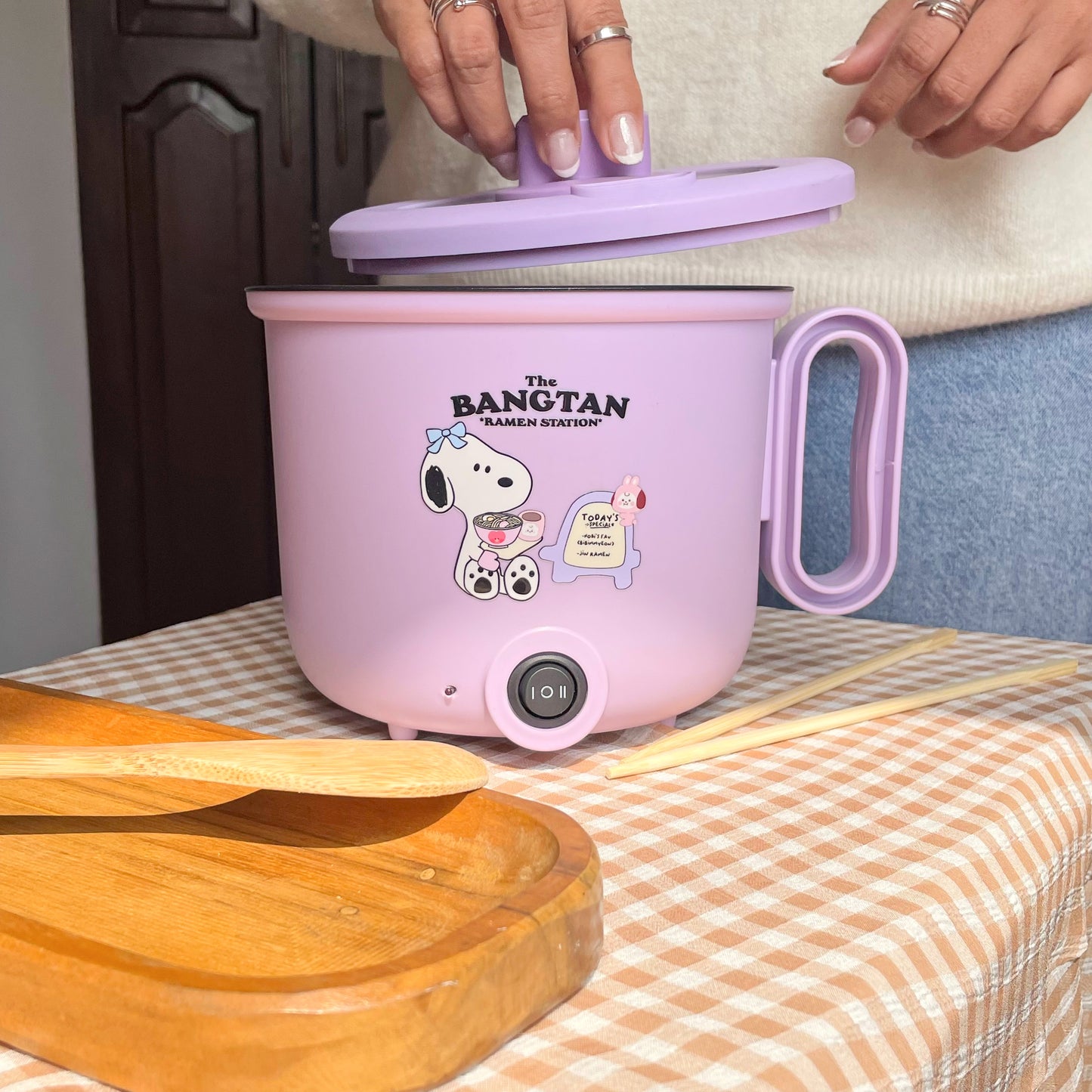 Bangtan Ramen pot (Olla eléctrica)