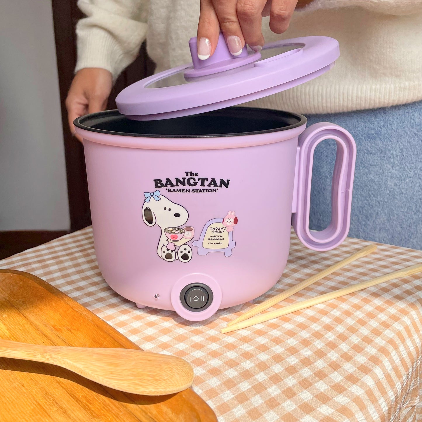 Bangtan Ramen pot (Olla eléctrica)